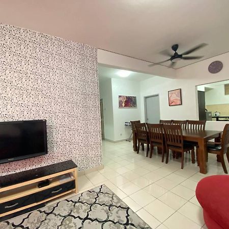 Homestay Juta Mines Seri Kembangan Balakong Serdang Lama エクステリア 写真