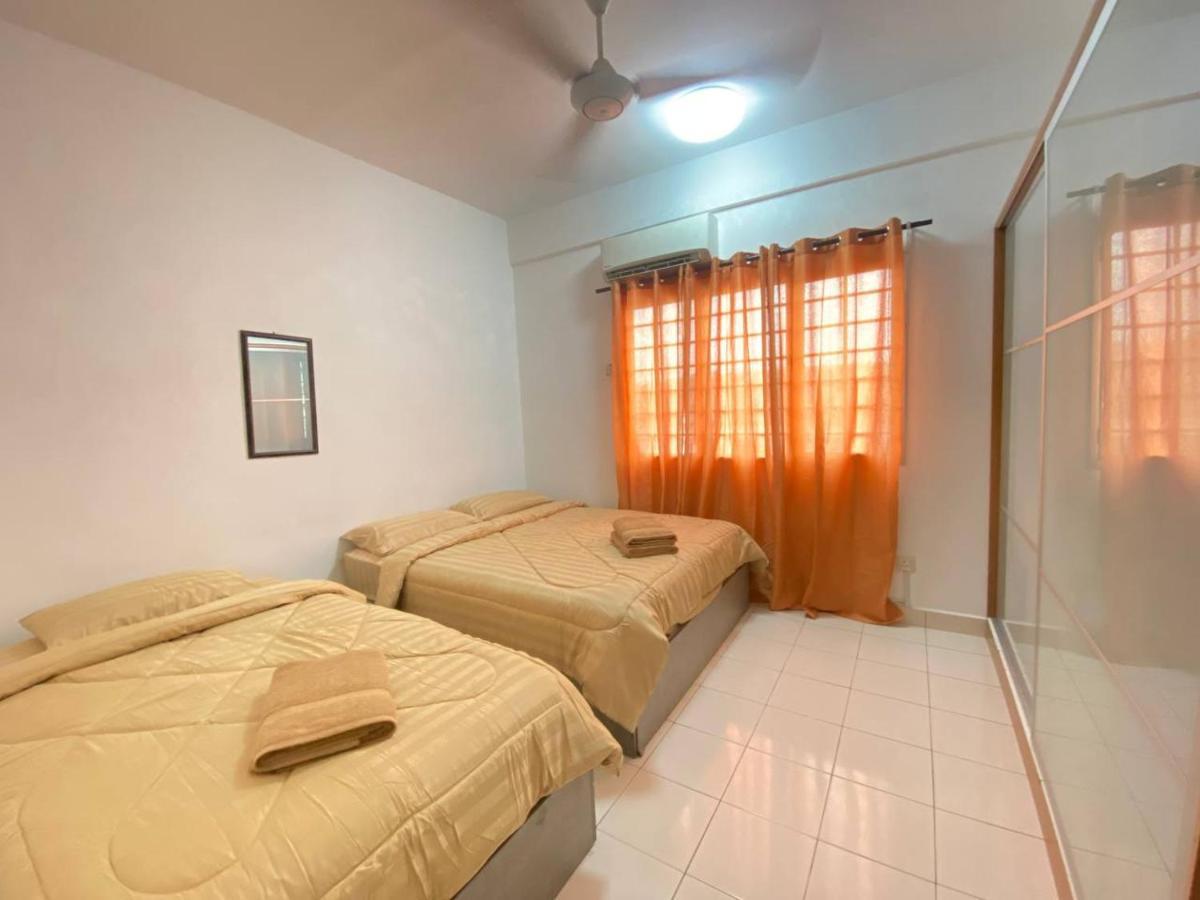 Homestay Juta Mines Seri Kembangan Balakong Serdang Lama エクステリア 写真