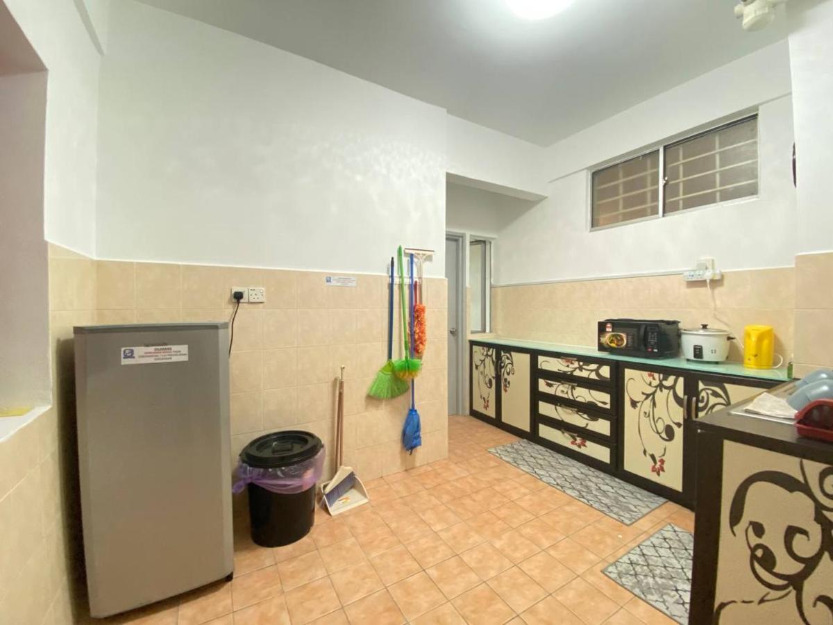 Homestay Juta Mines Seri Kembangan Balakong Serdang Lama エクステリア 写真