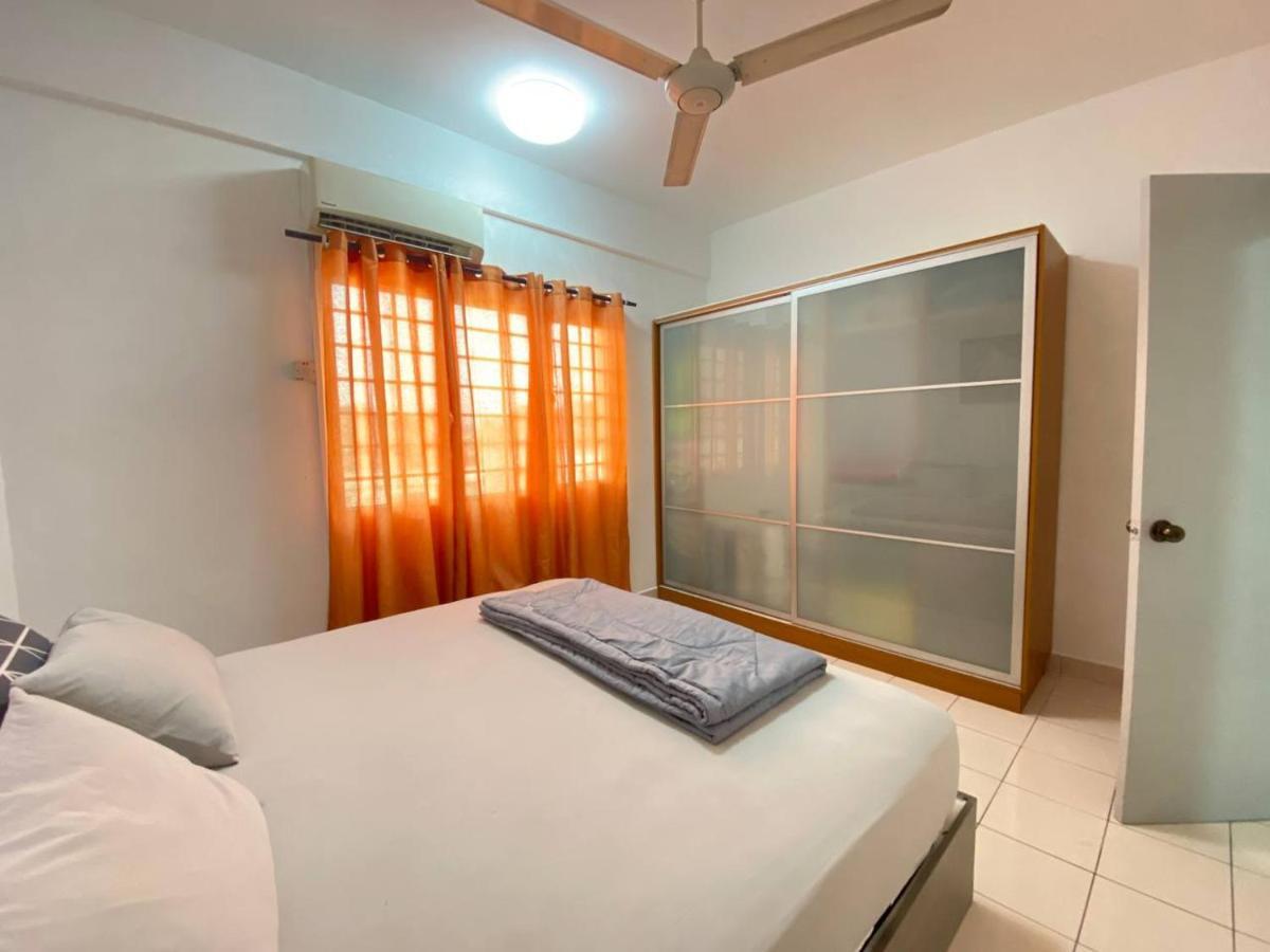 Homestay Juta Mines Seri Kembangan Balakong Serdang Lama エクステリア 写真